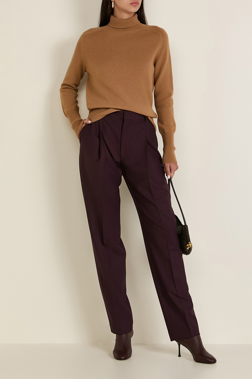 תמונת דוגמן קידמית של מגפוני עקב