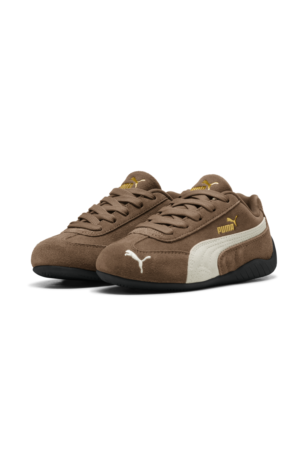 תמונת תקריב של נעלי סניקרס ספידאקט או-ג'י