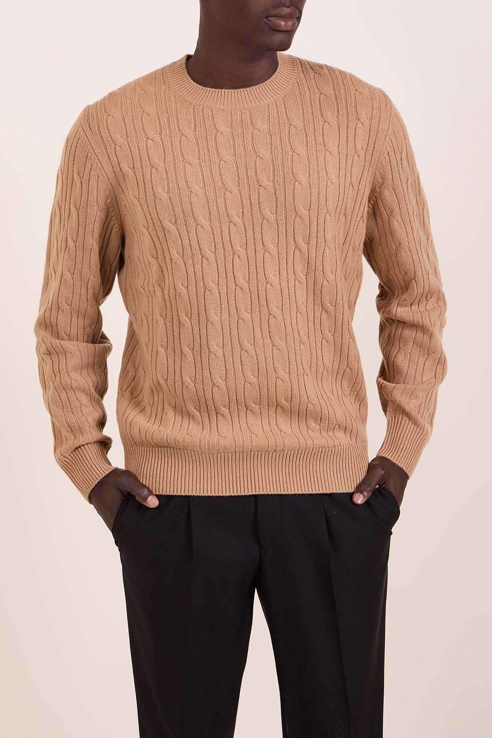 תמונת דוגמן קידמית של סריג צמר וקשמיר