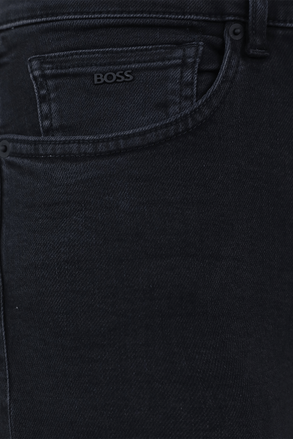 תמונה אחורית של מכנסי סקיני ג'ינס