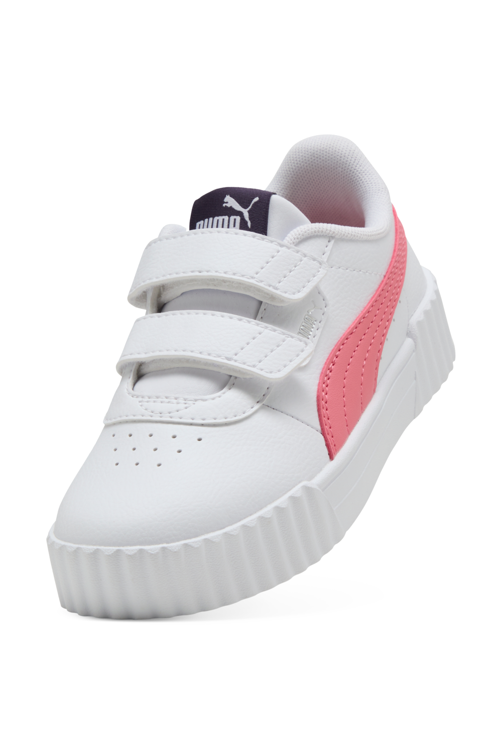 תמונת פנים של נעלי סניקרס