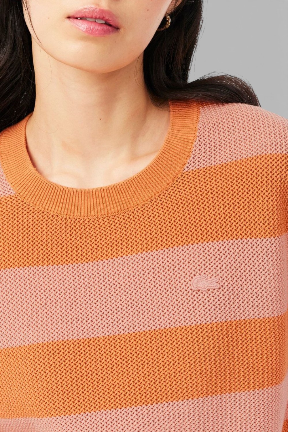 תמונת תקריב דוגמן של חולצת טי