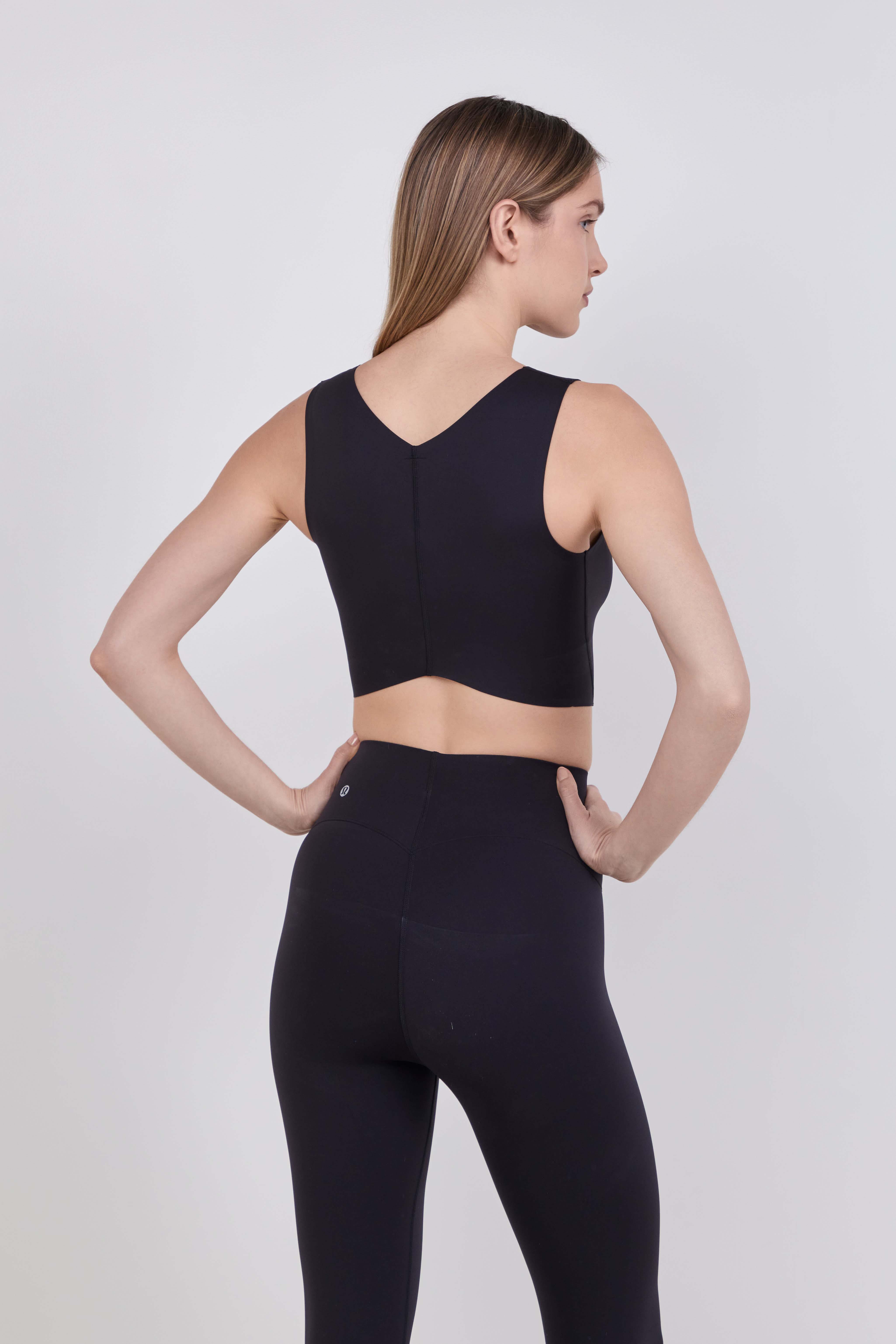 תמונת דוגמן אחורית של Glow Up&trade; High-Neck Tank Top