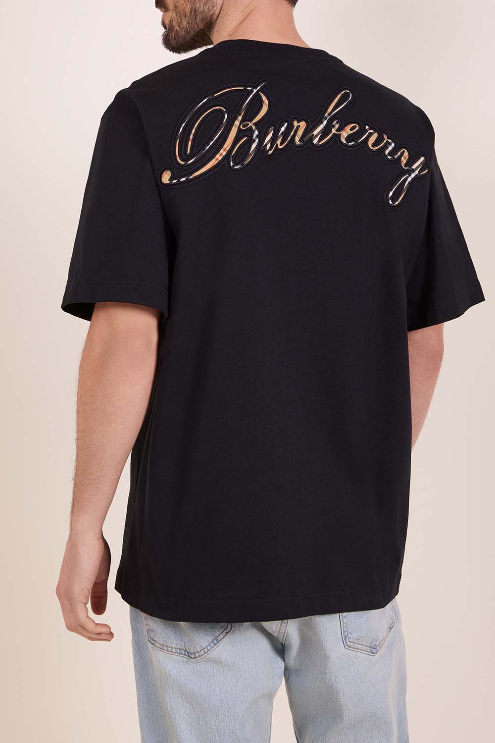 תמונת דוגמן אחורית של חולצת טי