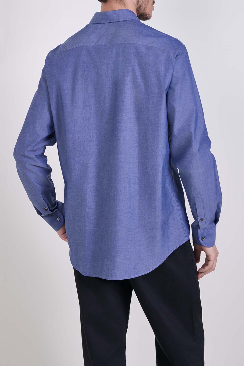 תמונת דוגמן אחורית של חולצת כפתורים ארוכה