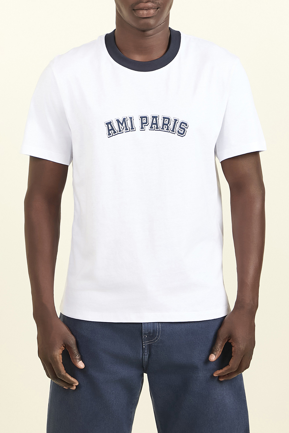 תמונת דוגמן קידמית של חולצת טי