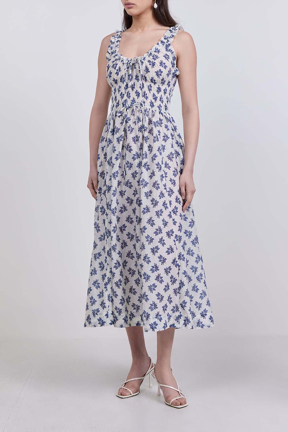 תמונת דוגמן קידמית של שמלת מידי