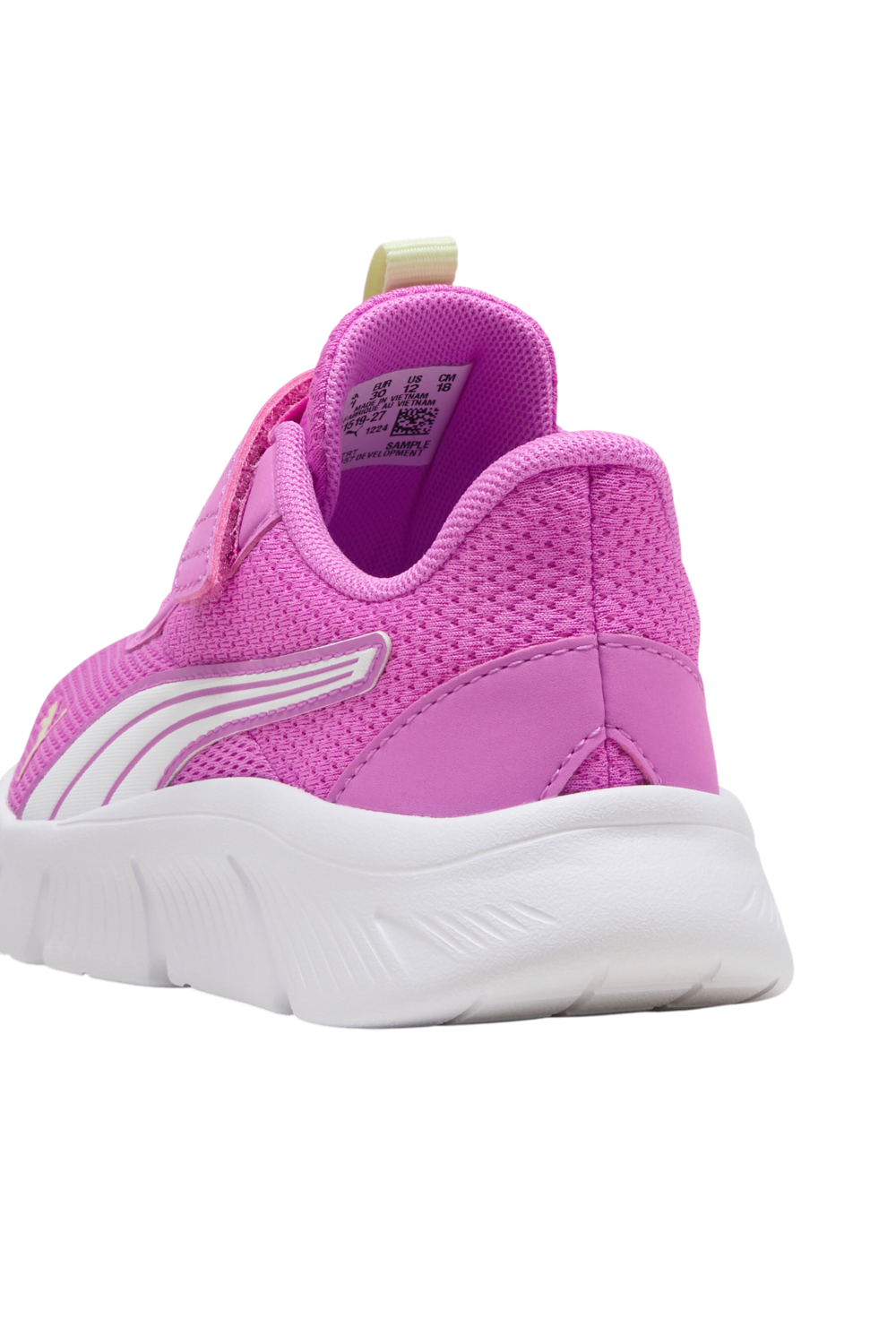 נעלי סניקרס פלקס פוקוס