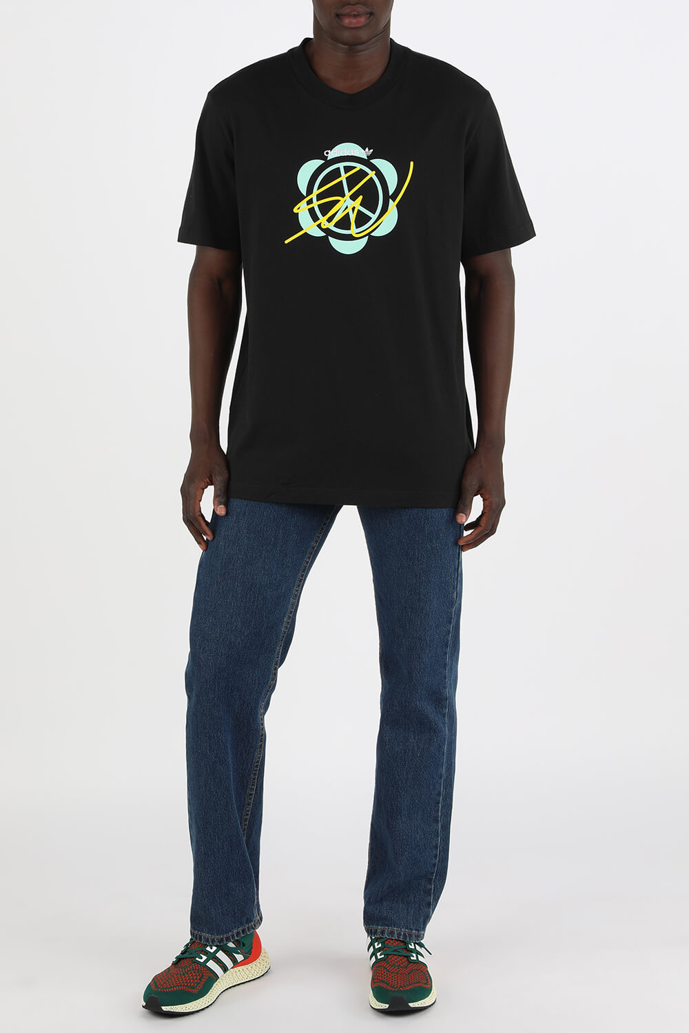 תמונת דוגמן קידמית של Ultra 4D Shoes in Green and Orange