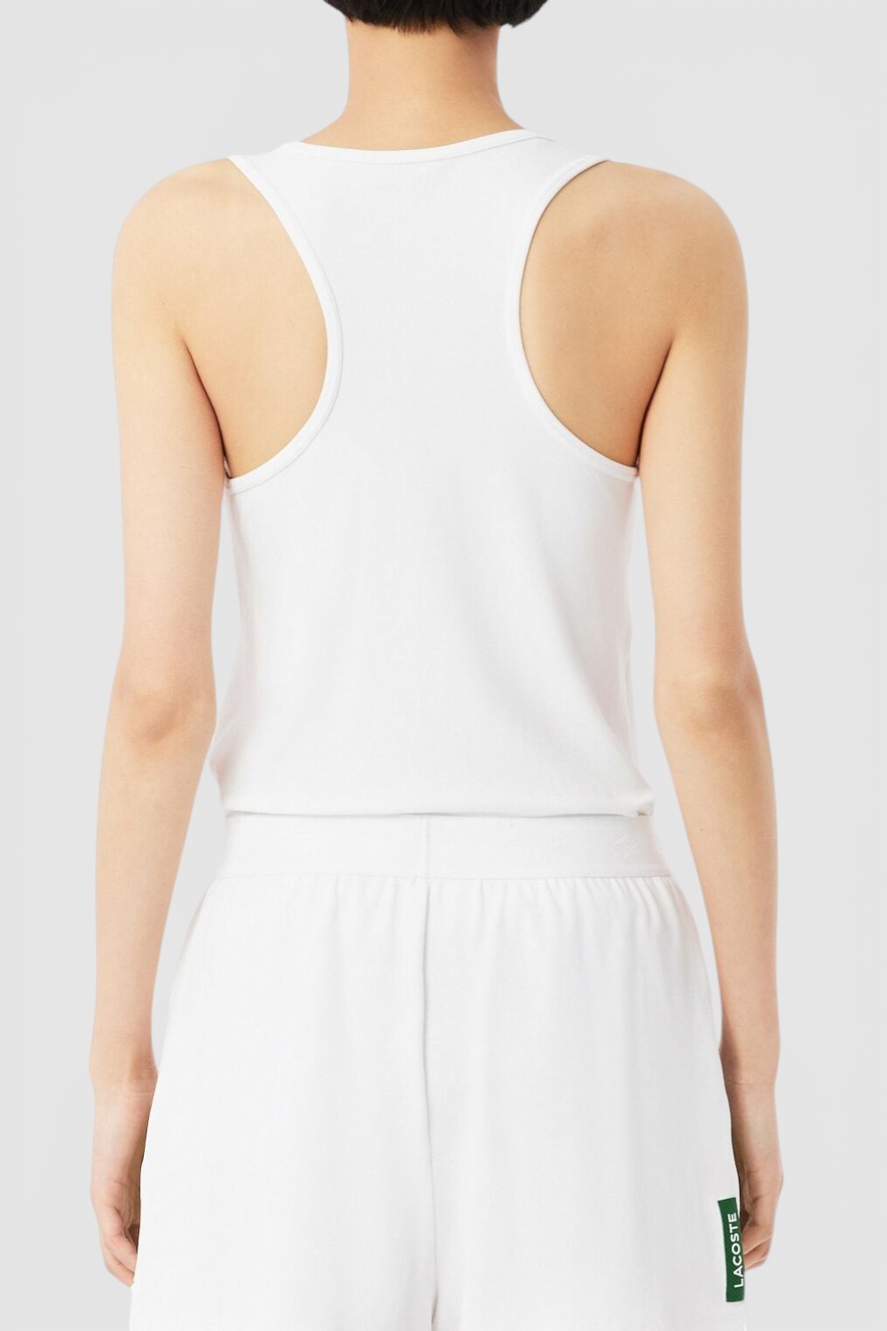 תמונת דוגמן אחורית של גופיית אימון