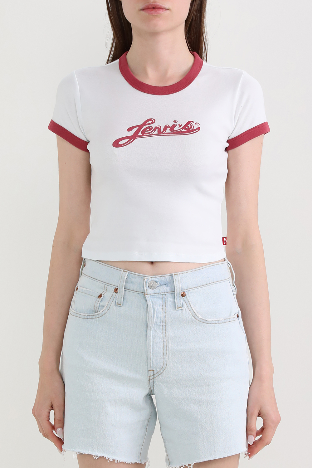 תמונת דוגמן קידמית של חולצת קרופ טי עם הדפס