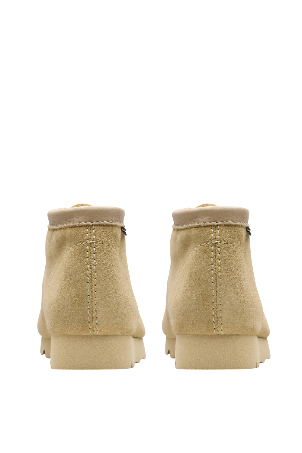 תמונת תקריב של נעלי מוקסינים דזרט