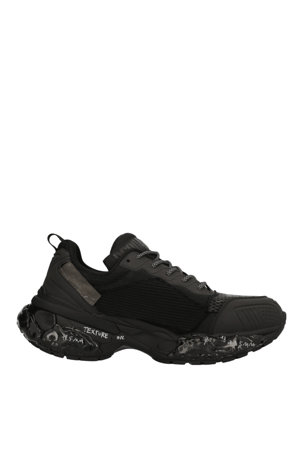 תמונה קידמית של נעלי סניקרס פסטר