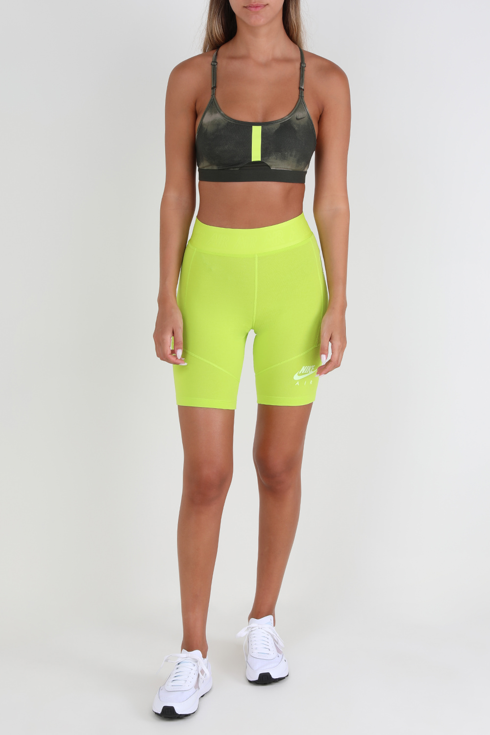 תמונת דוגמן קידמית של נעלי סניקרס וואפל וואן