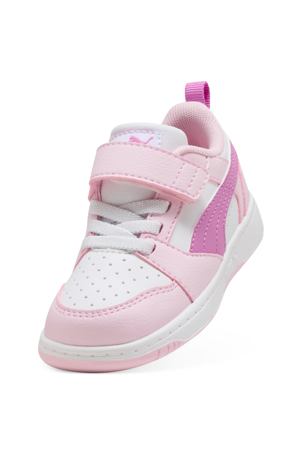 תמונת פנים של נעלי סניקרס