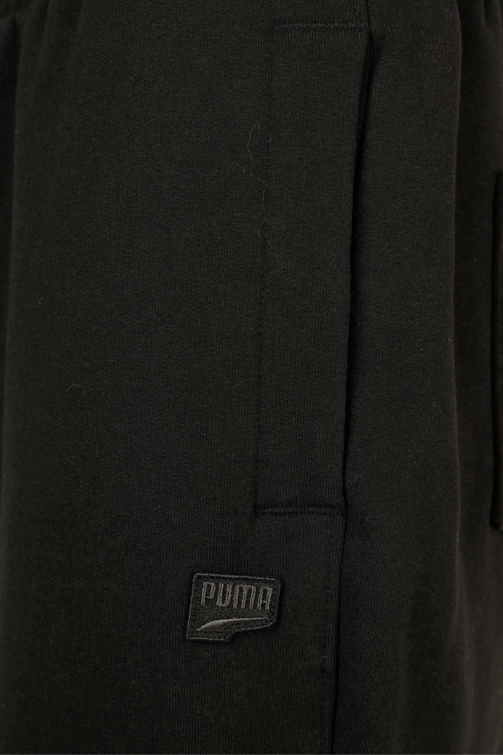 תמונה אחורית של Downtown Sweatpants in Black