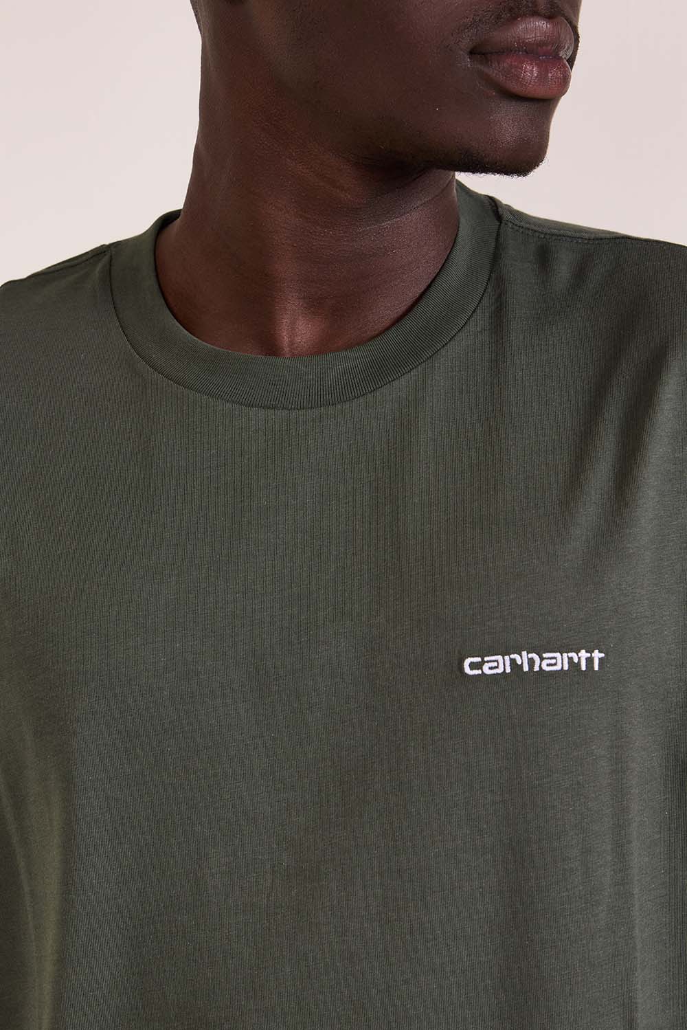 תמונת תקריב דוגמן של חולצת טי