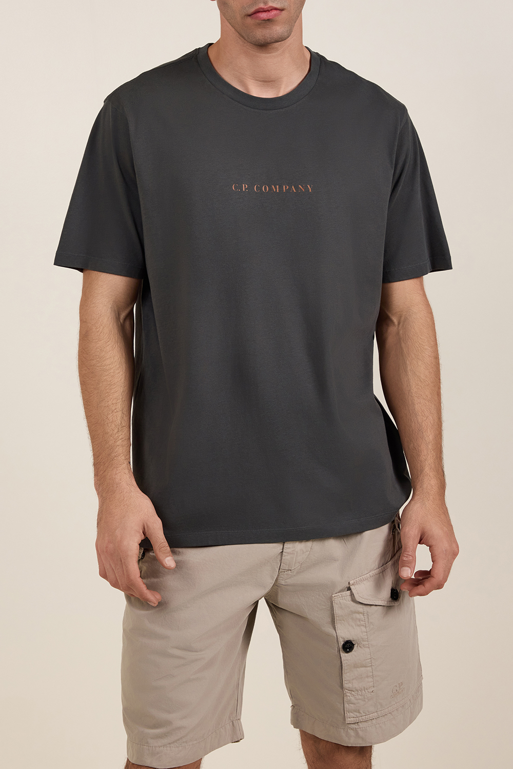 תמונת דוגמן קידמית של חולצת טי