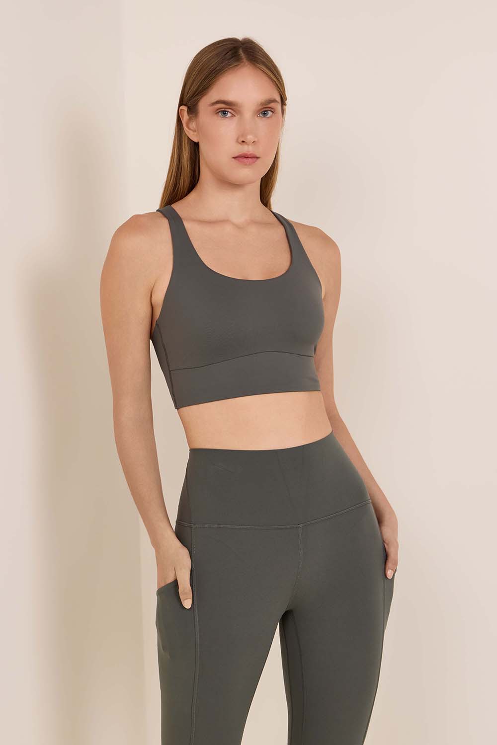 תמונת דוגמן קידמית של Energy Longline Bra *Evolve