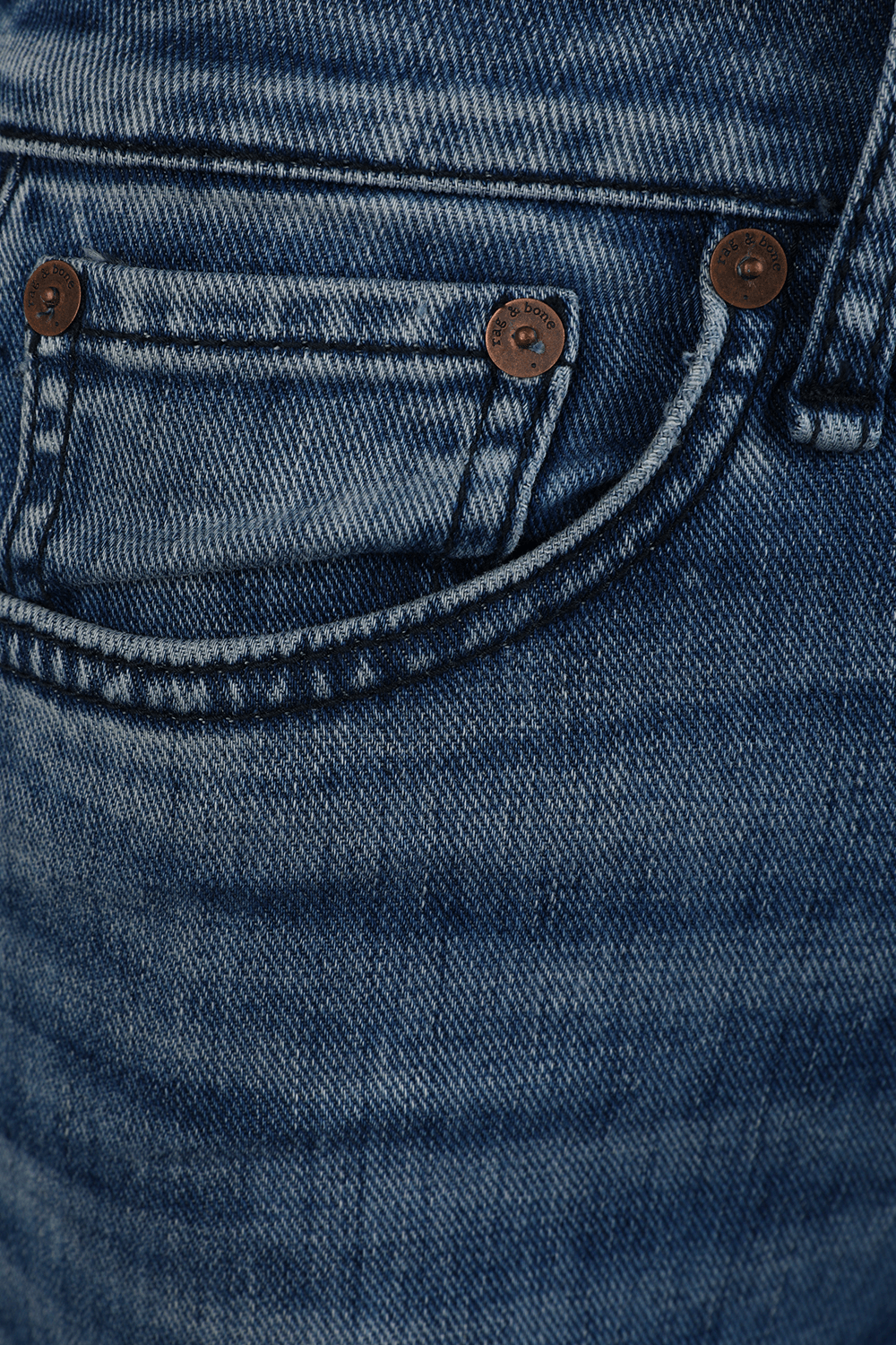 תמונה אחורית של מכנסי סקיני ג'ינס נינה משופשפים