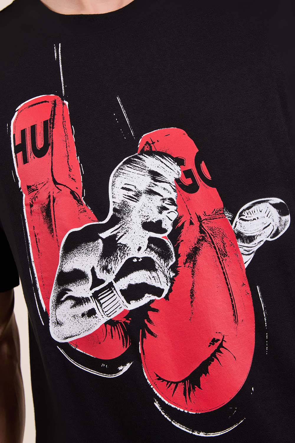 תמונת תקריב דוגמן של חולצת טי