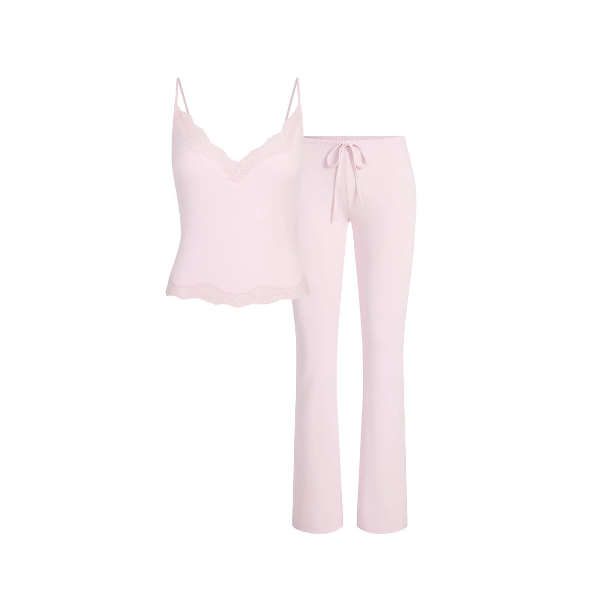 תמונת תקריב של CAMI & PANT SET