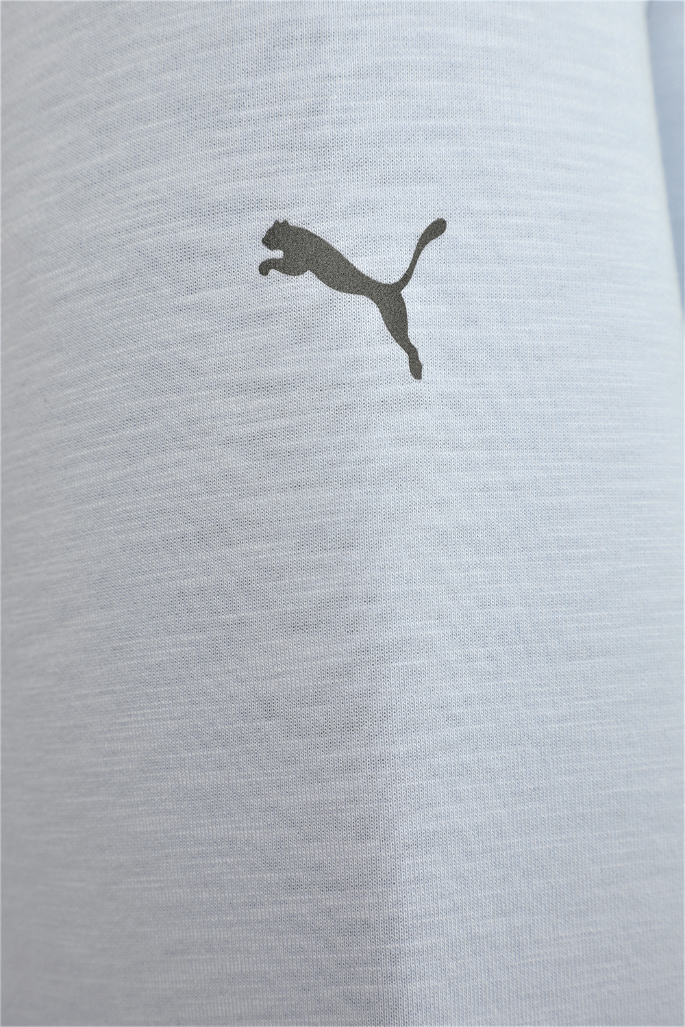 תמונה אחורית של קפוצ'ון תכלת פורש דיזיין