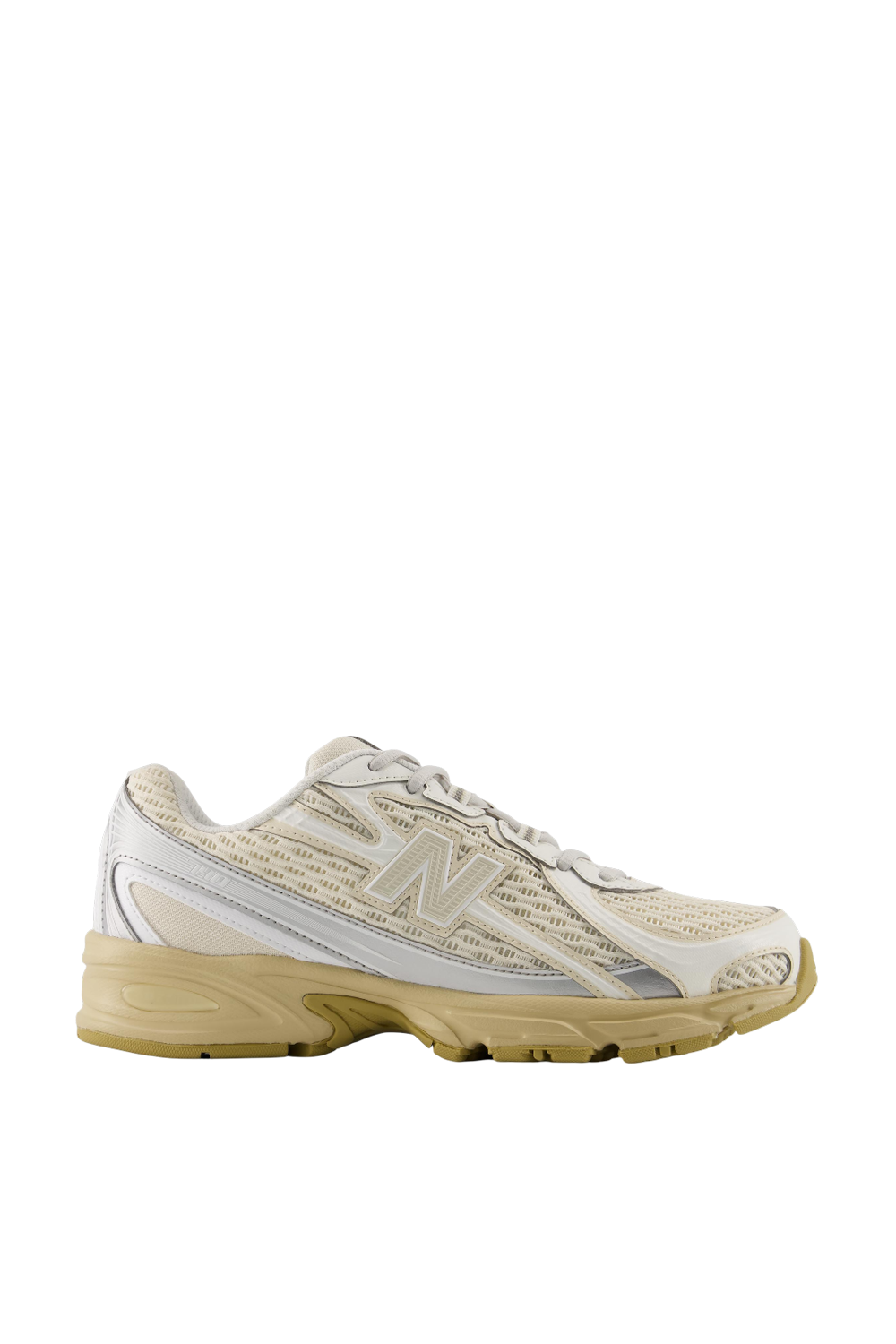 תמונה קידמית של נעלי סניקרס 740