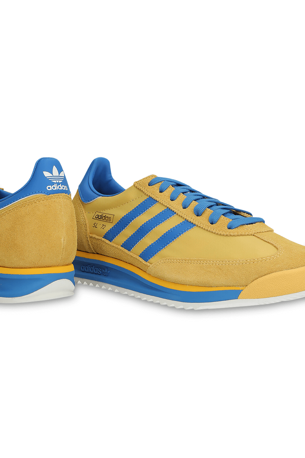 תמונת תקריב של נעלי סניקרס SL 72