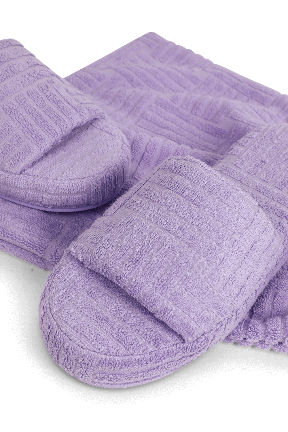 תמונת תקריב של כפכפי ריזורט מבד מגבת