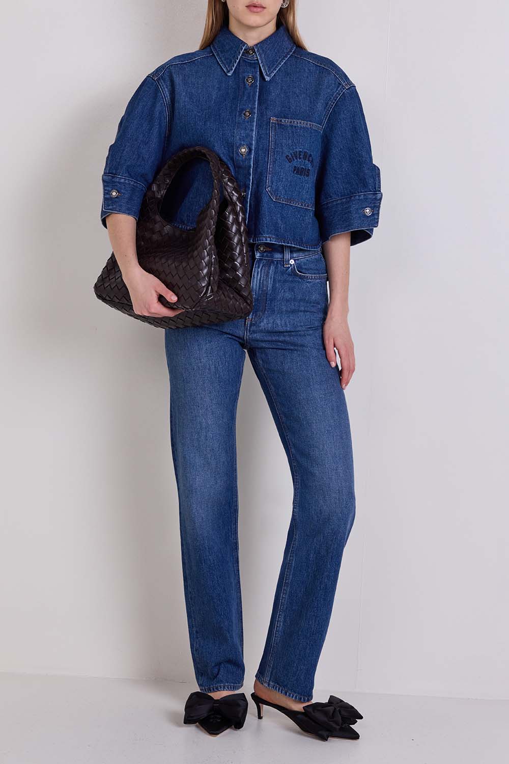 תמונת דוגמן קידמית של תיק כתף קמפנה מדיום