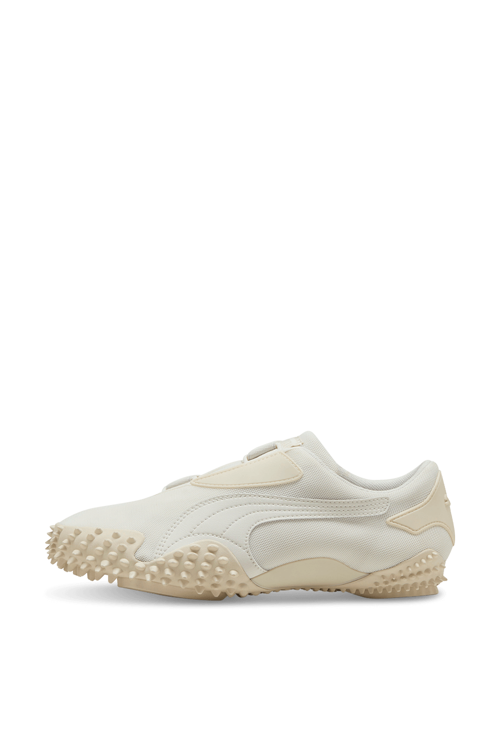 תמונה אחורית של נעלי סניקרס מוסטרו