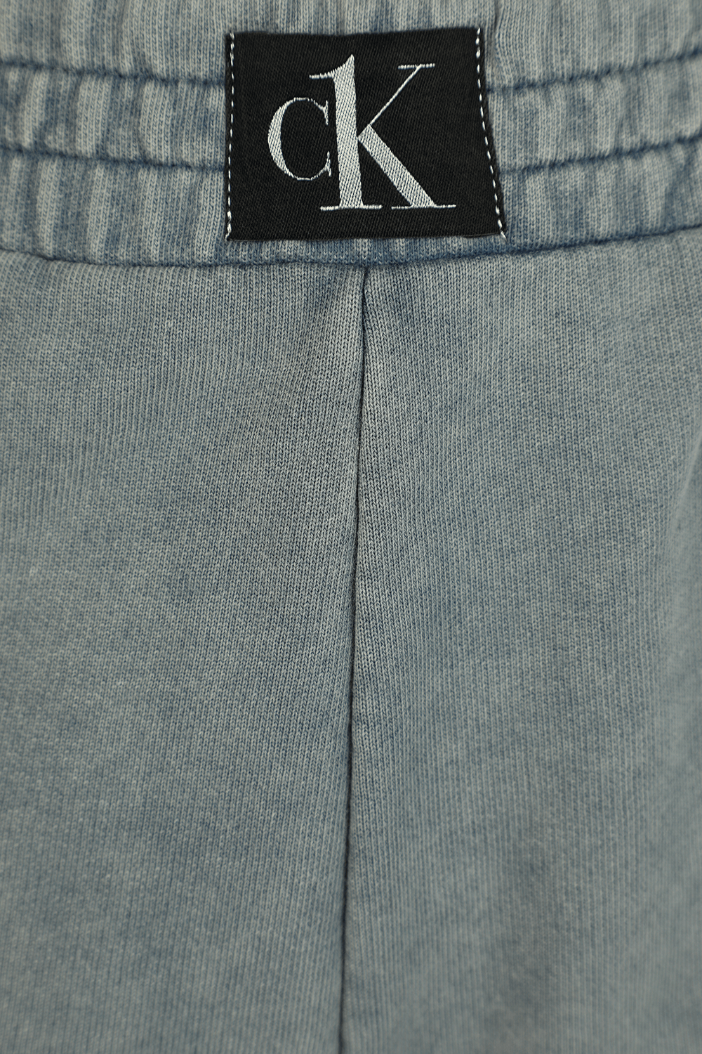 תמונה אחורית של Beach Shorts T-Shirt in Indigo