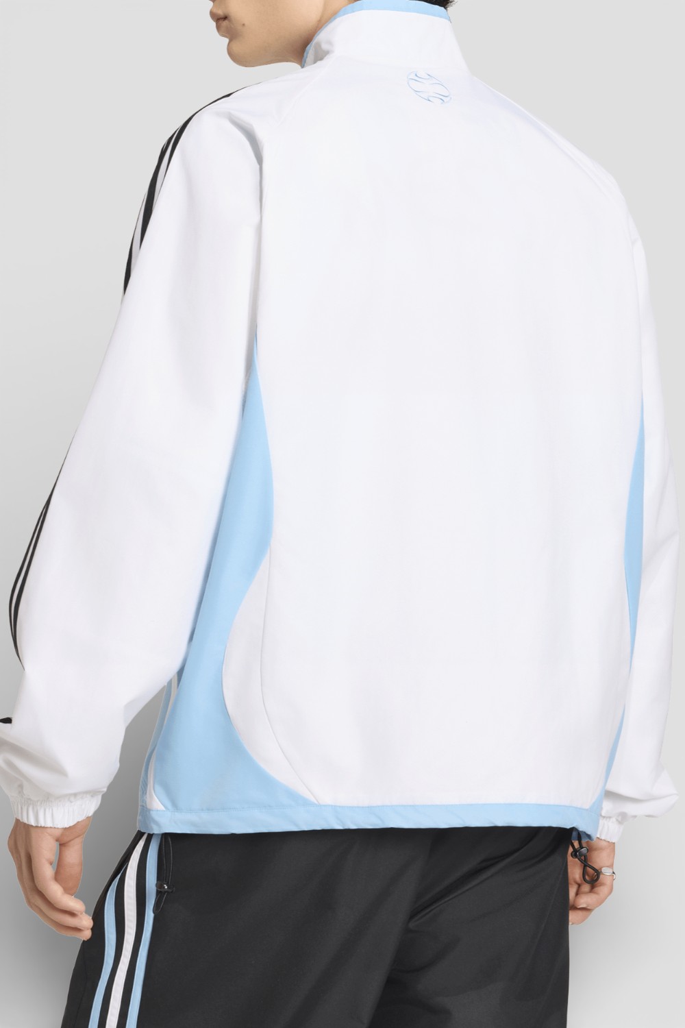 תמונת דוגמן אחורית של ז'קט כדורגל