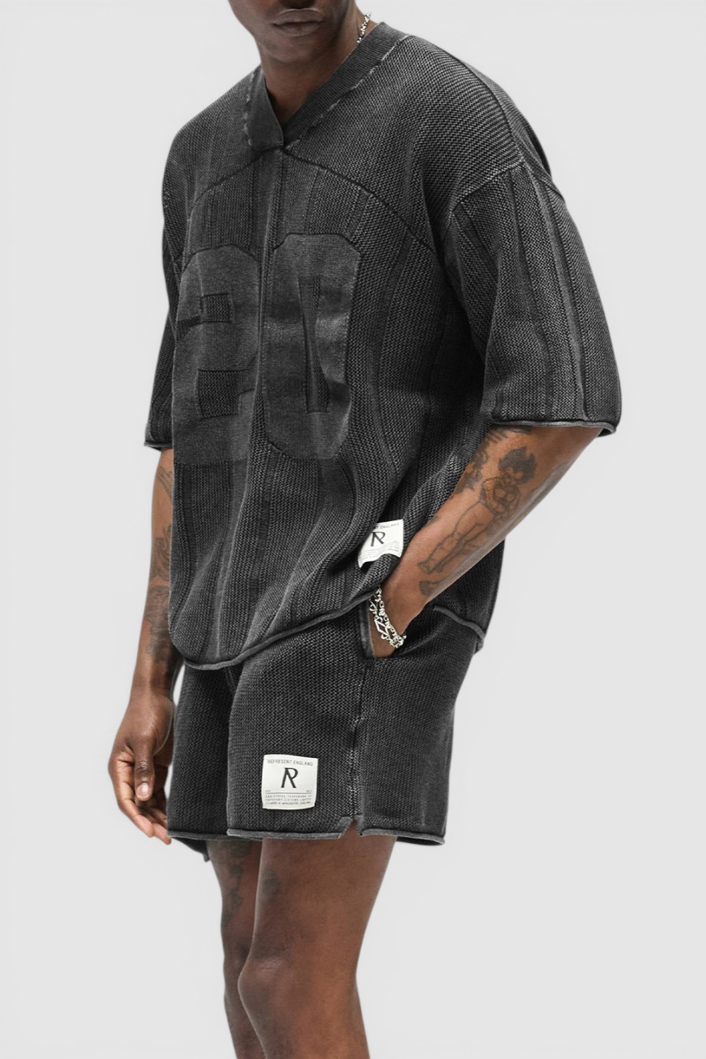 תמונת דוגמן קידמית של חולצת סריג