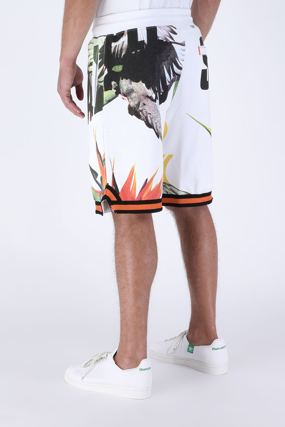 תמונת דוגמן אחורית של Paradise Print Sweatshort in White