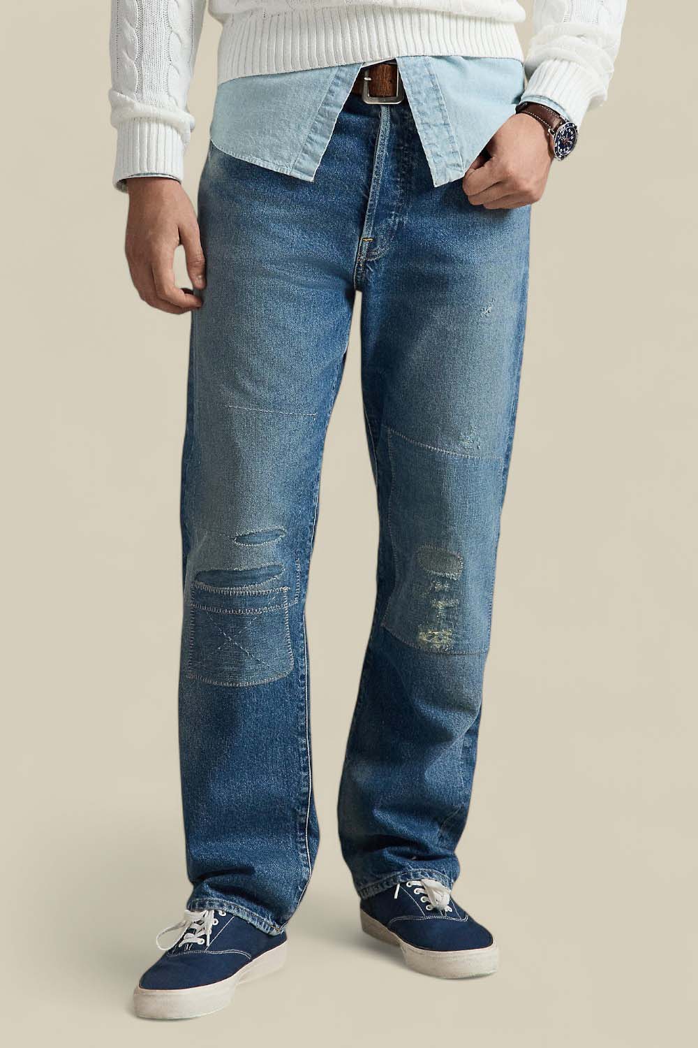 תמונת דוגמן קידמית של מכנסי ג'ינס בגזרה ישרה