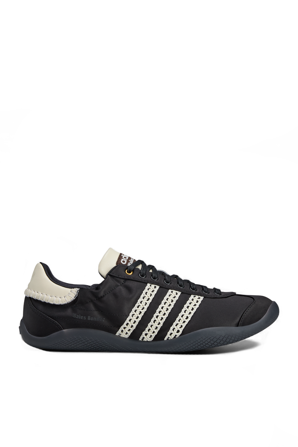 תמונה קידמית של ווילס בונר X אדידס נעלי סניקרס