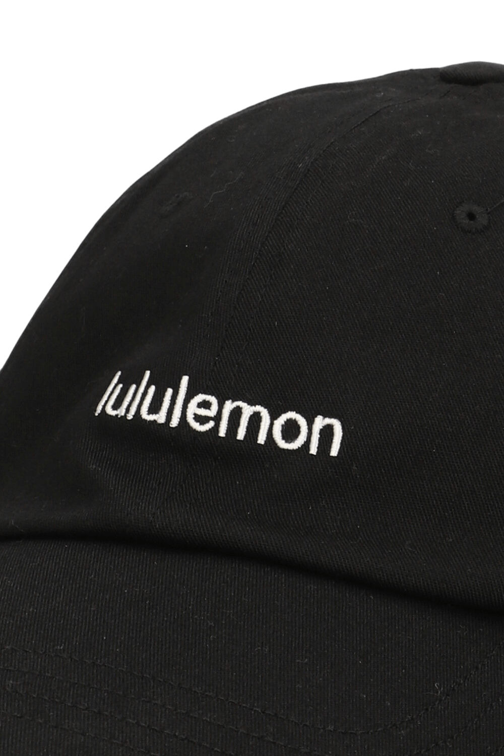 תמונת תקריב של Classic Ball Cap