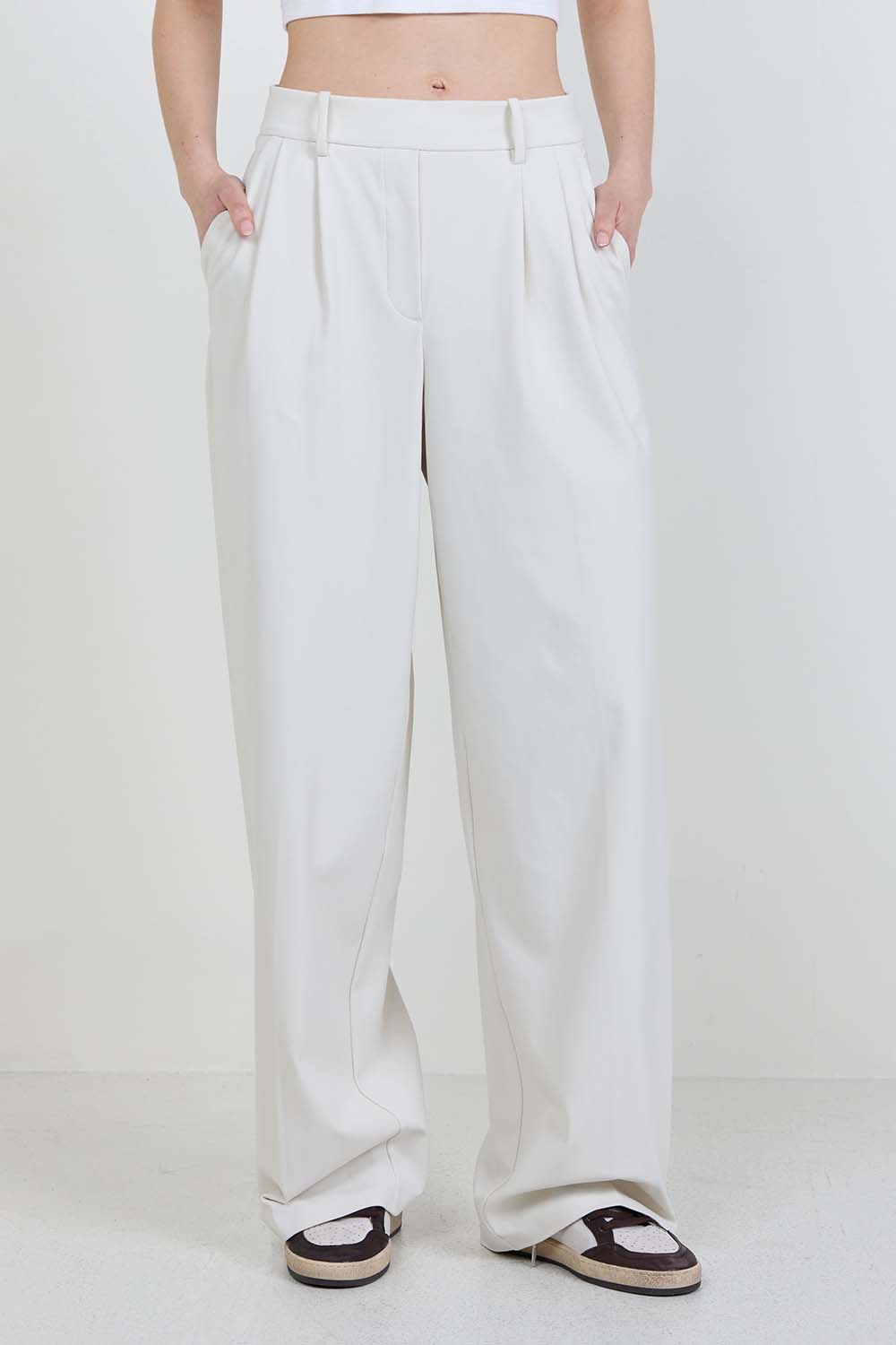 תמונת דוגמן קידמית של Daydrift High-Rise Wide-Leg Trouser Regular