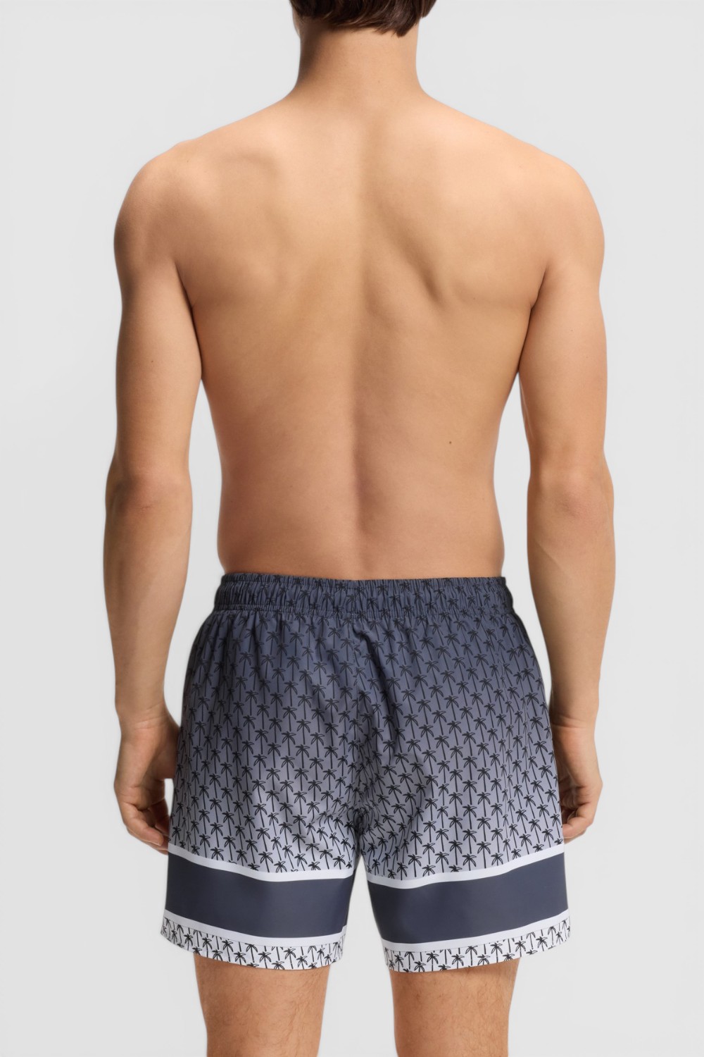 תמונת דוגמן אחורית של מכנסי בגד ים