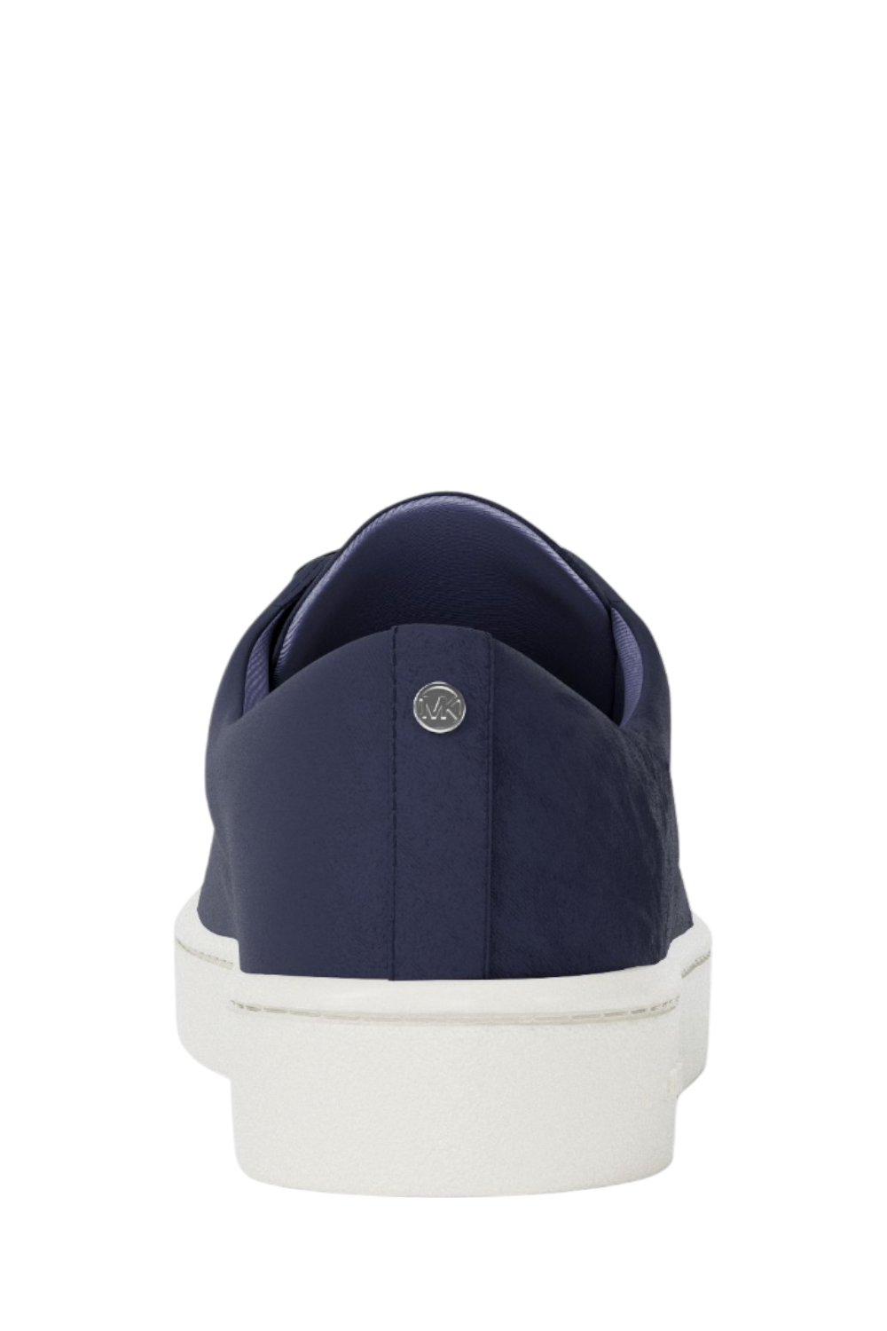 תמונת תקריב של נעלי סניקרס זמש