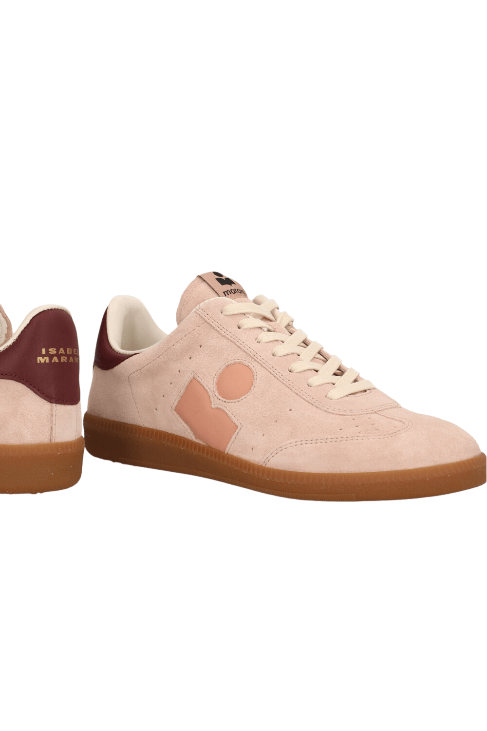 תמונת תקריב של נעלי סניקרס