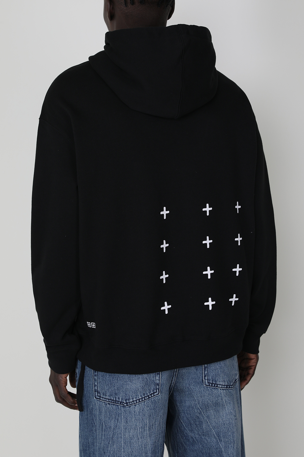 תמונת דוגמן אחורית של סווטשירט קפוצ'ון ביגי