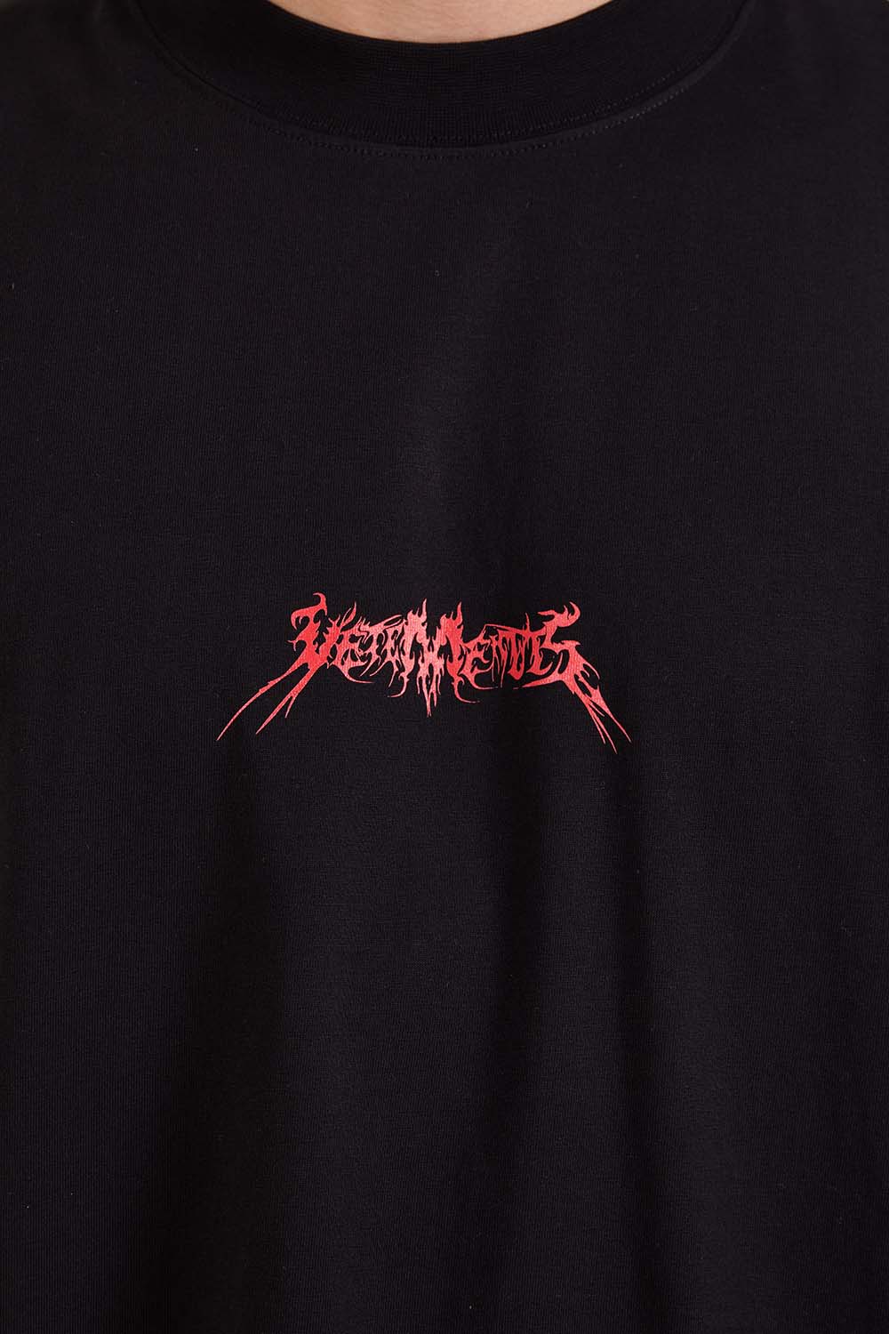 תמונת דוגמן אחורית של חולצת טי