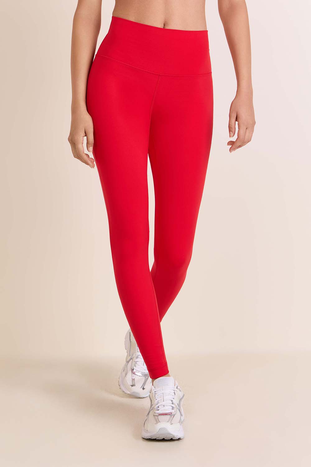 תמונת דוגמן קידמית של Align High-Rise Pant 28'' Leggings