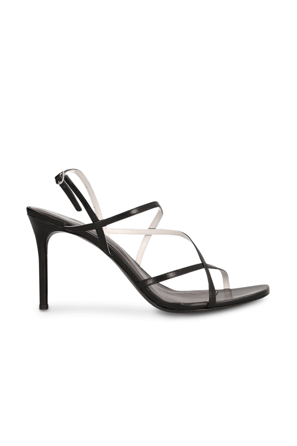 תמונה קידמית של סנדלי עקב סטילטו