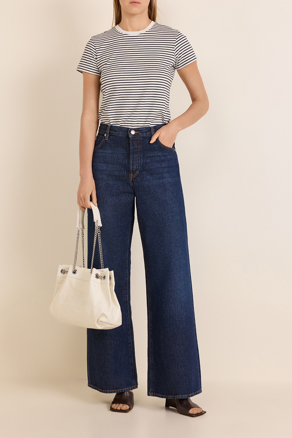 תמונת דוגמן קידמית של תיק צ''ין סמול