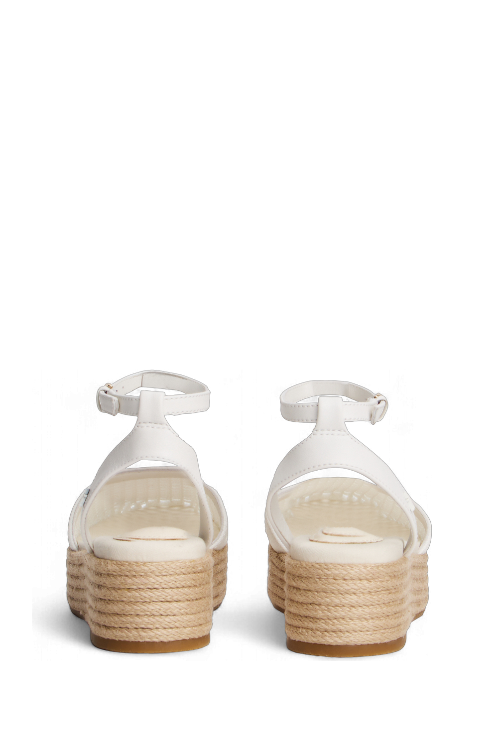 תמונת תקריב של נעלי אספרדיל עקב