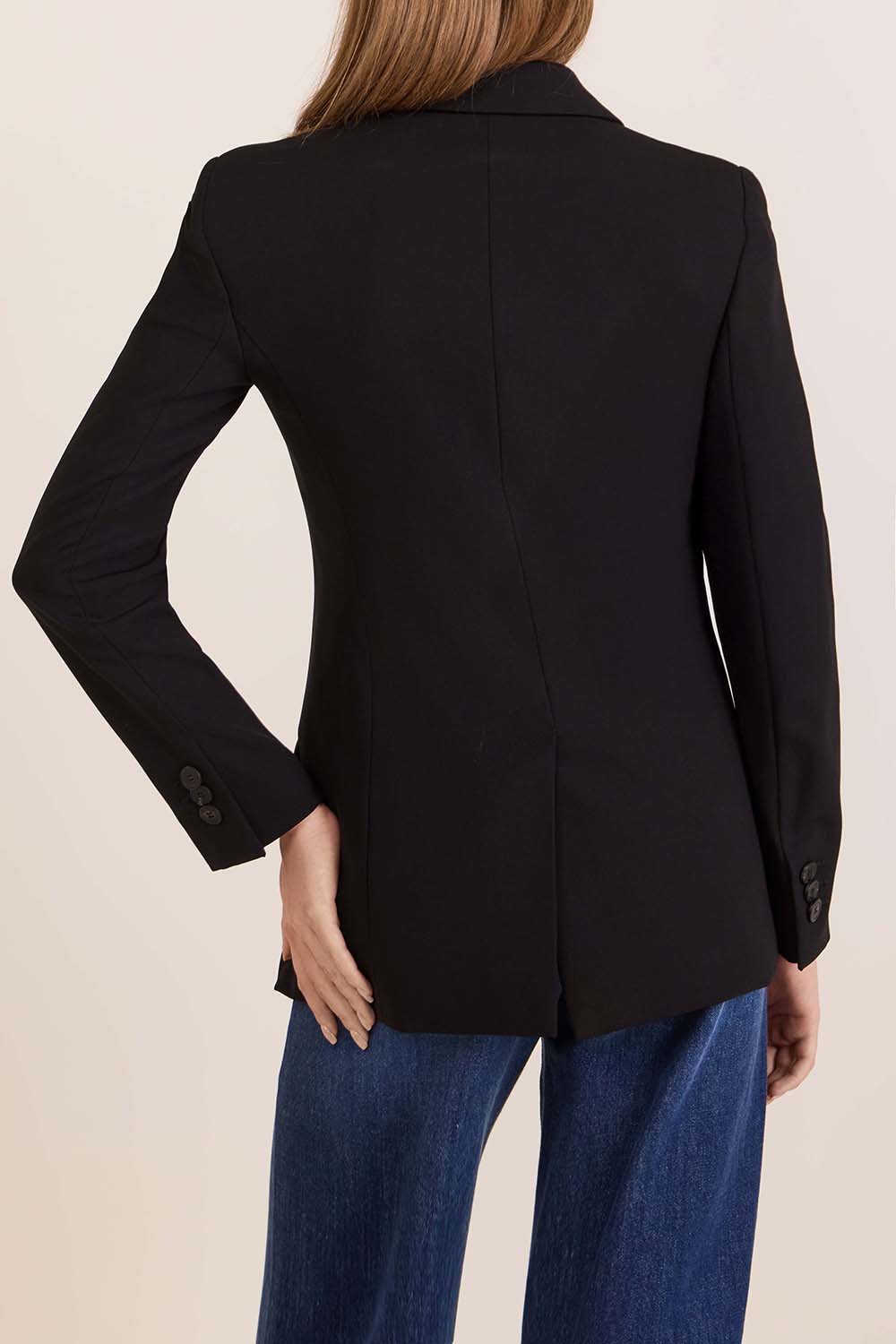 תמונת דוגמן אחורית של ז'קט מחוייט